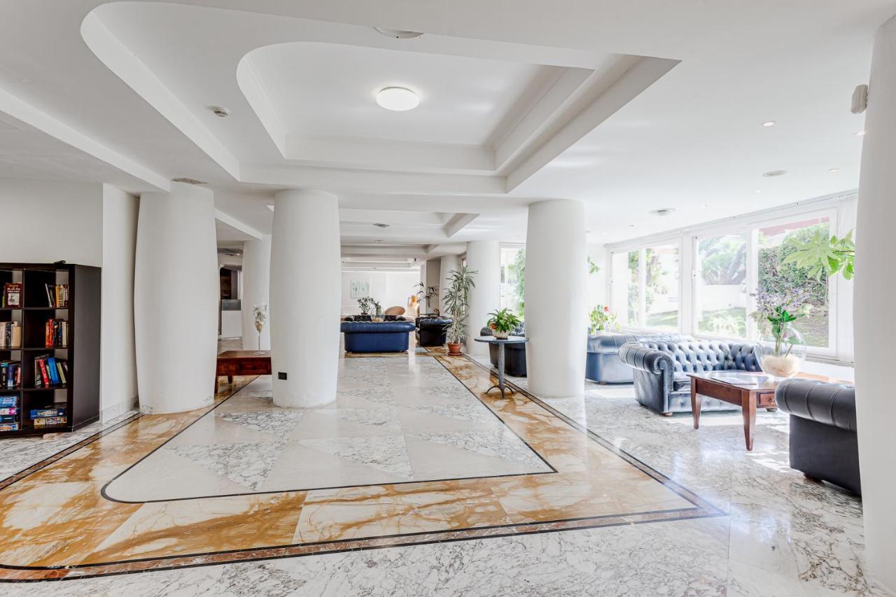 Hotel Cavalluccio Marino Santa Marinella Bagian luar foto