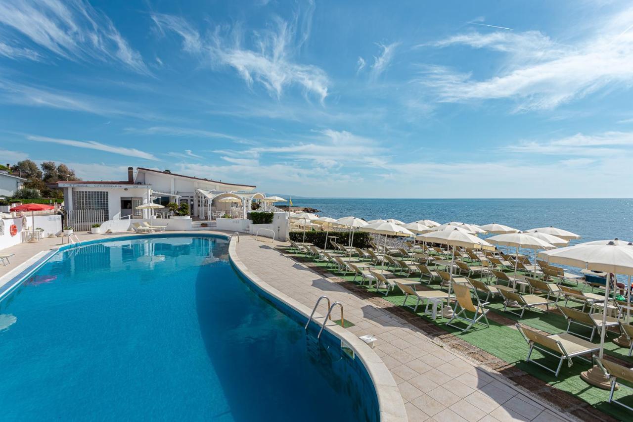 Hotel Cavalluccio Marino Santa Marinella Bagian luar foto