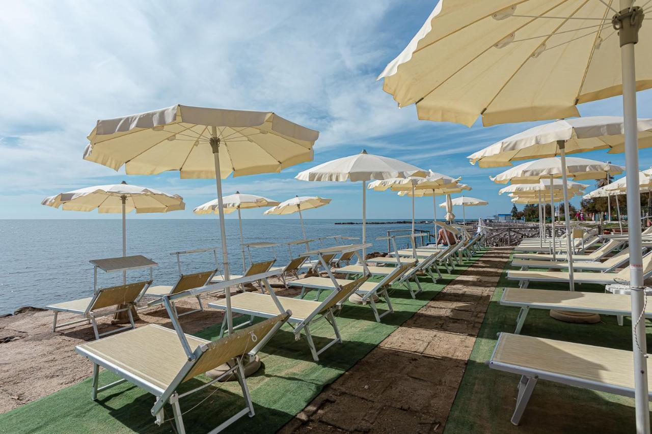 Hotel Cavalluccio Marino Santa Marinella Bagian luar foto