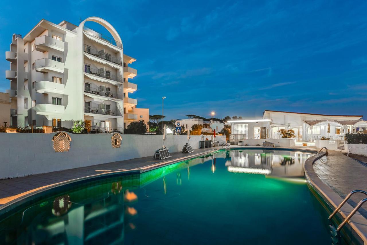 Hotel Cavalluccio Marino Santa Marinella Bagian luar foto