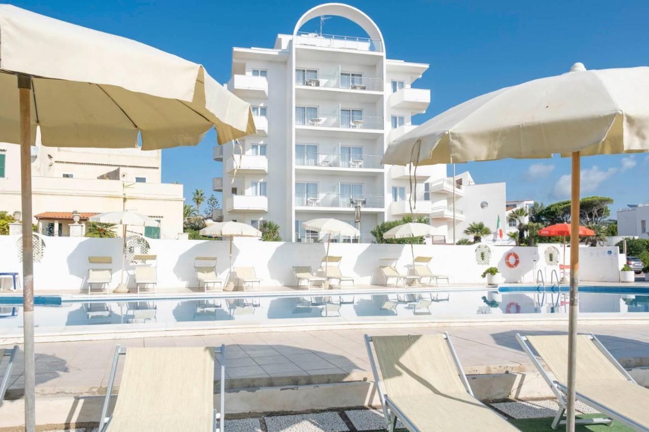 Hotel Cavalluccio Marino Santa Marinella Bagian luar foto